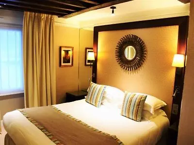 Otel Folkestone Opera